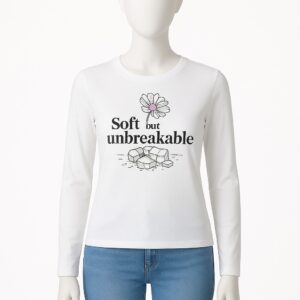 Elegant White Long-Sleeve T-Shirt – Soft, Comfortable & Timeless